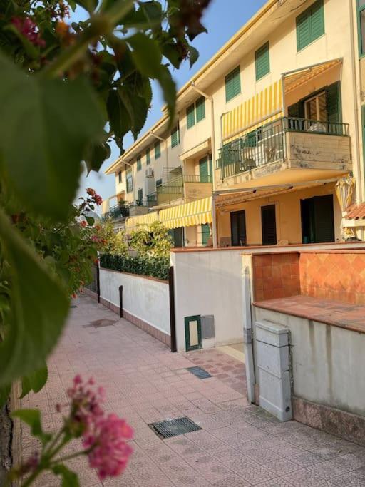 Casa Vacanza Giardini Naxos Taormina Miranaxos Exterior foto